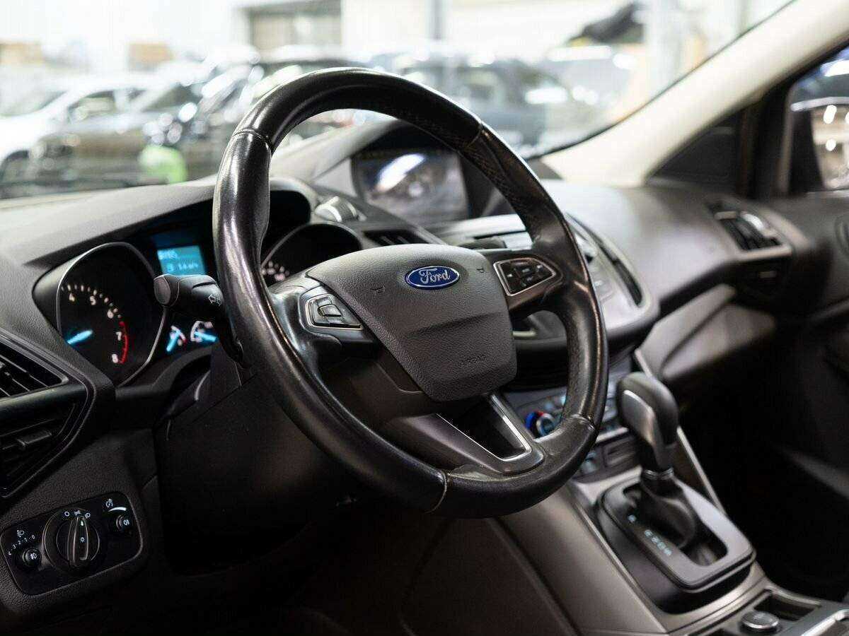 Ford Kuga б/у, 2017, Автоматическая. Фото: #4