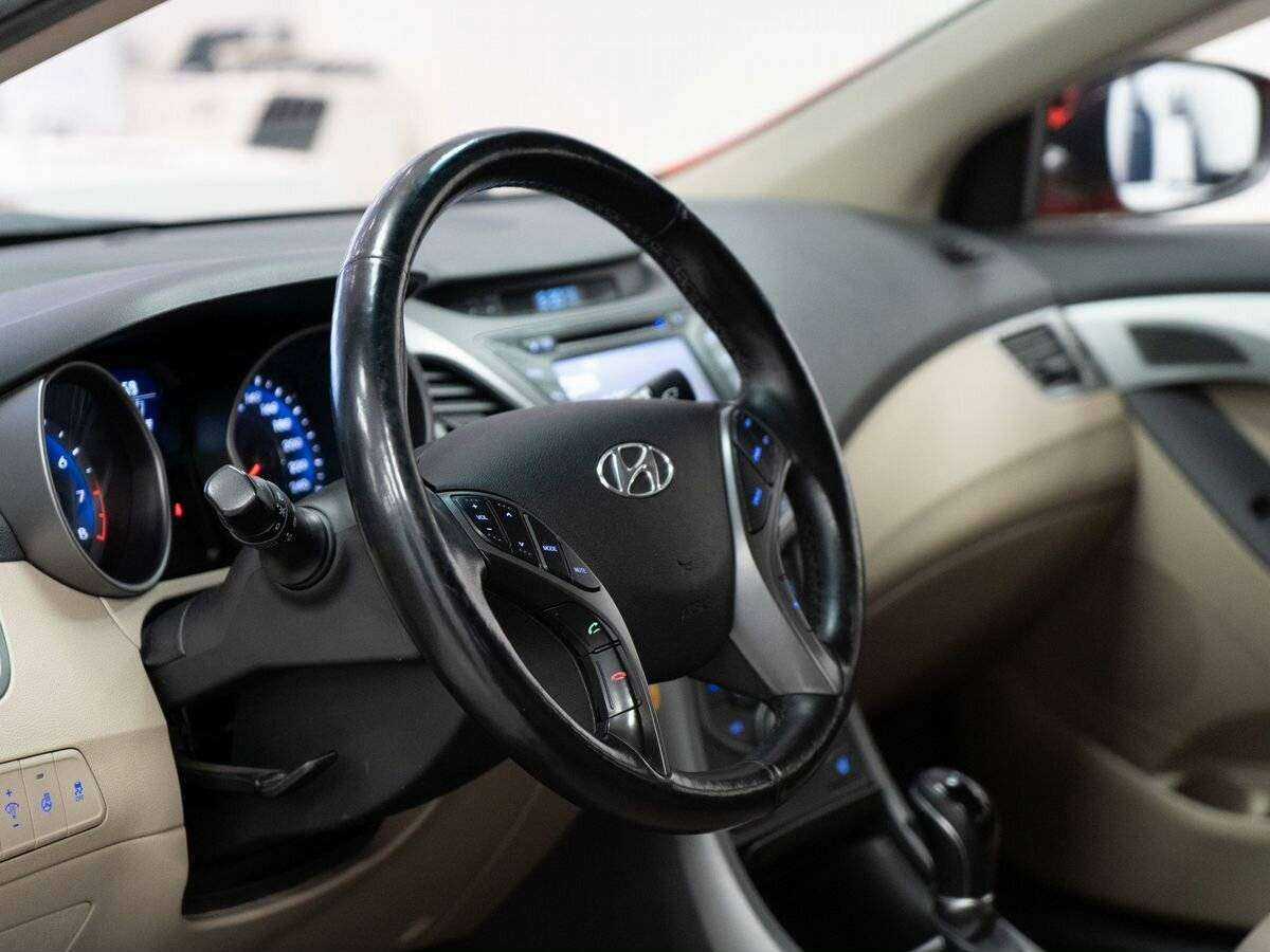 Hyundai Elantra б/у, 2014, Автоматическая. Фото: #4