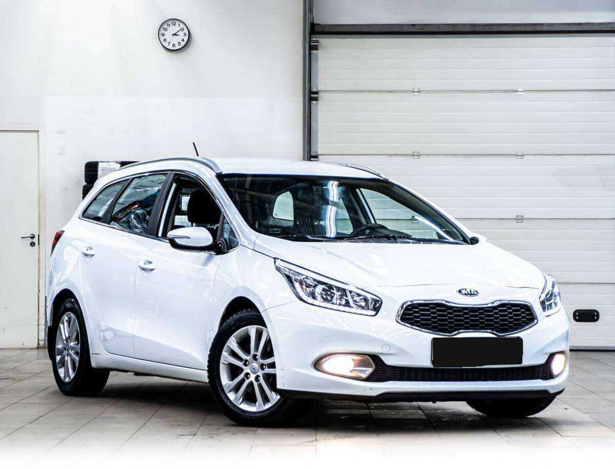 Kia Ceed б/у, 2014, Автоматическая. Фото: #1