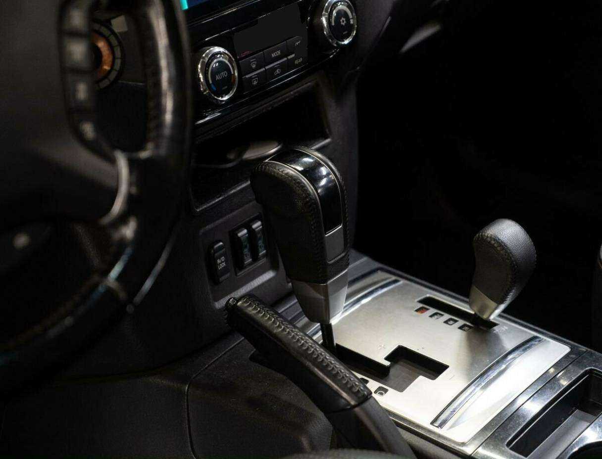 Mitsubishi Pajero б/у, 2014, Автоматическая. Фото: #9