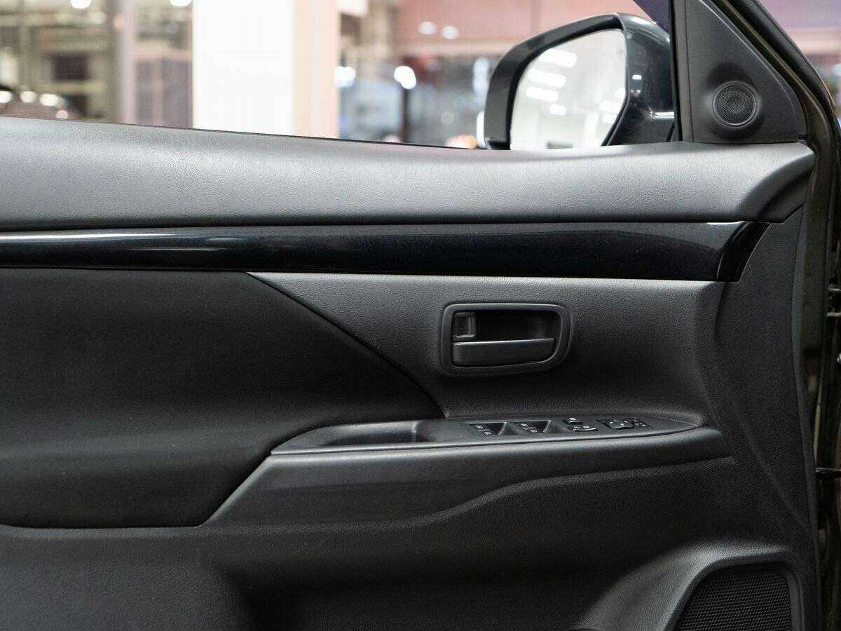 Mitsubishi Outlander б/у, 2018, Вариатор. Фото: #14