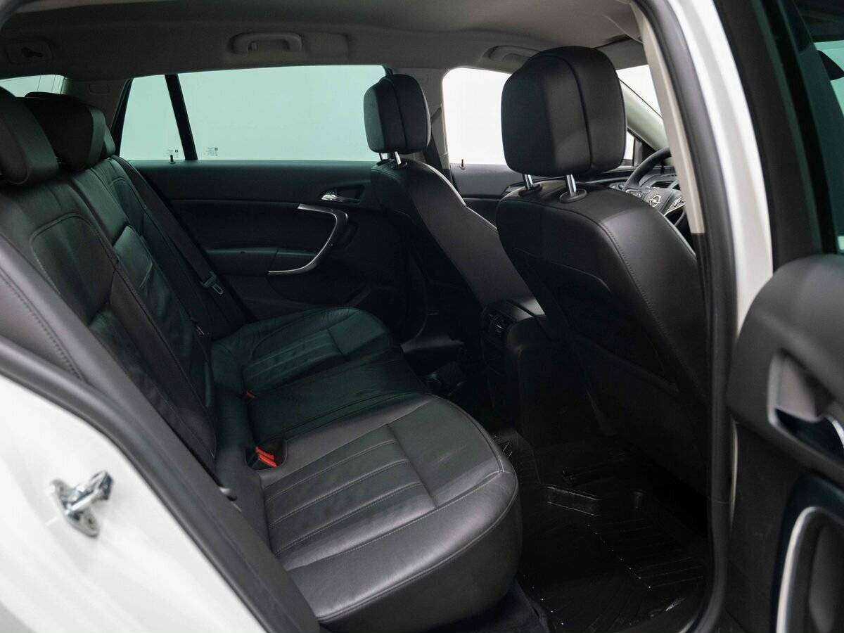 Opel Insignia б/у, 2013, Механическая. Фото: #12