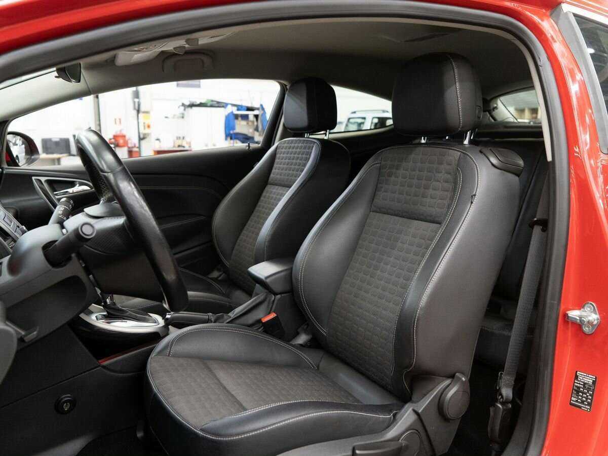 Opel Astra б/у, 2012, Автоматическая. Фото: #5