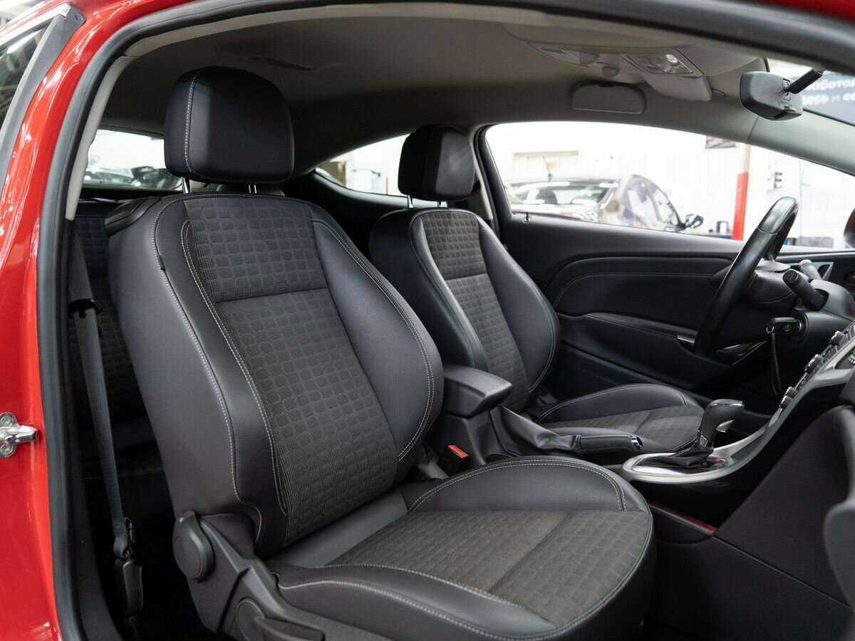 Opel Astra б/у, 2012, Автоматическая. Фото: #7