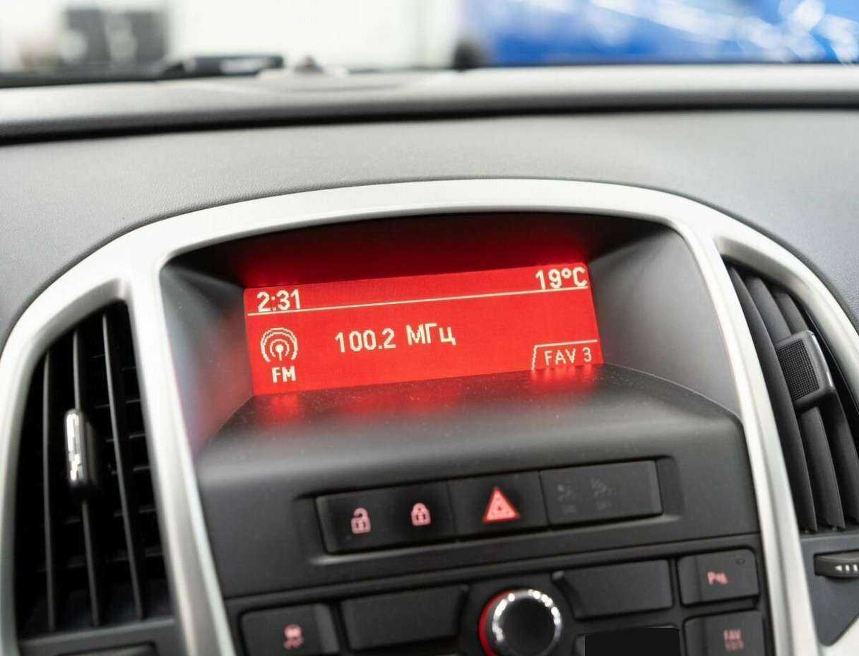 Opel Astra б/у, 2012, Автоматическая. Фото: #8