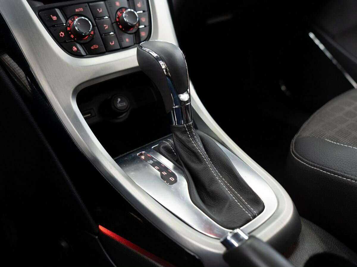 Opel Astra б/у, 2012, Автоматическая. Фото: #11