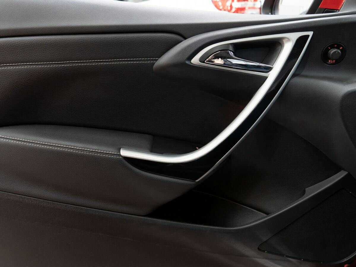 Opel Astra б/у, 2012, Автоматическая. Фото: #13