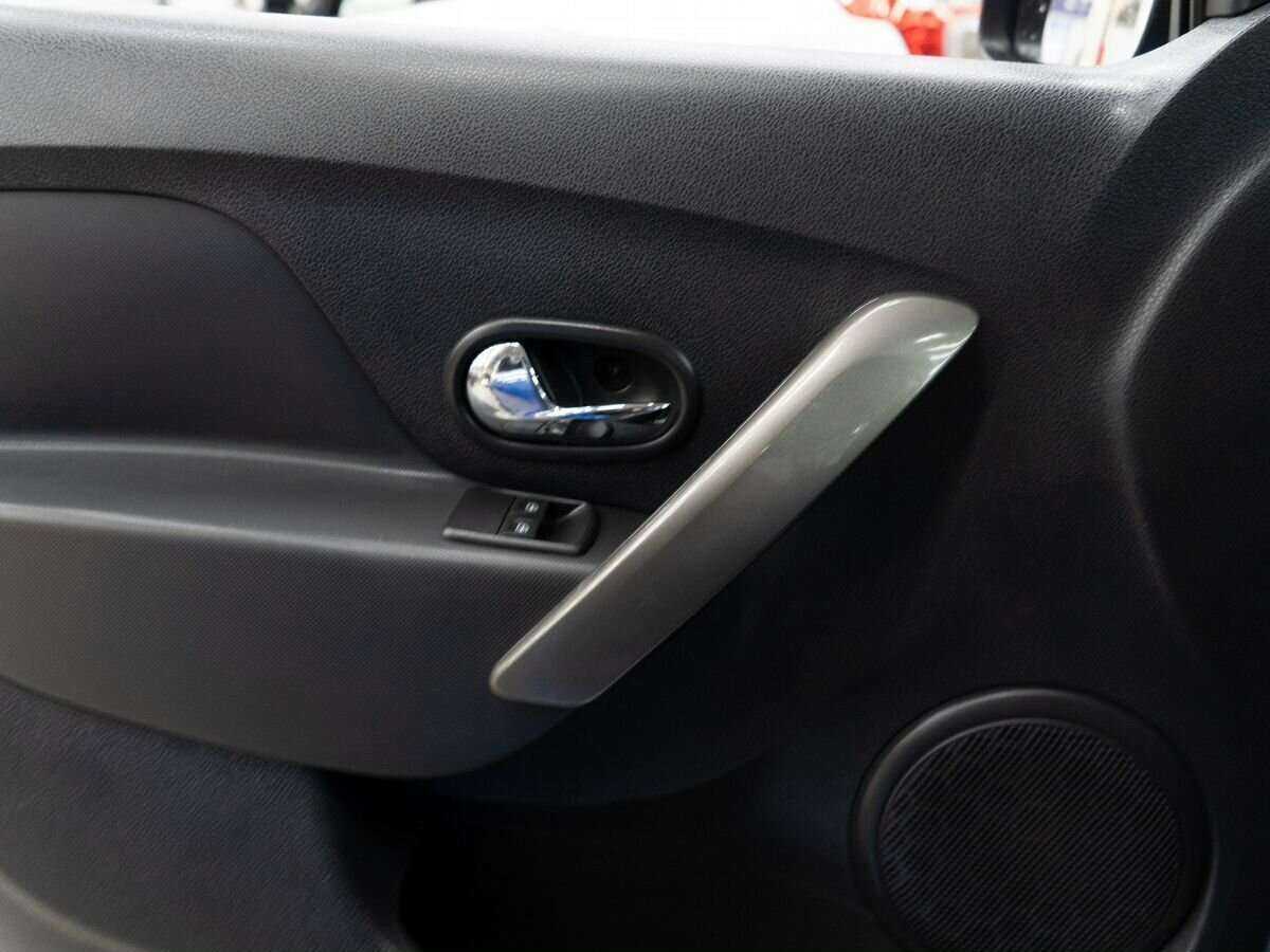 Renault Sandero б/у, 2018, Автоматическая. Фото: #12