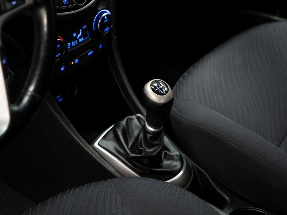 Hyundai Solaris б/у, 2015, Механическая. Фото: #10