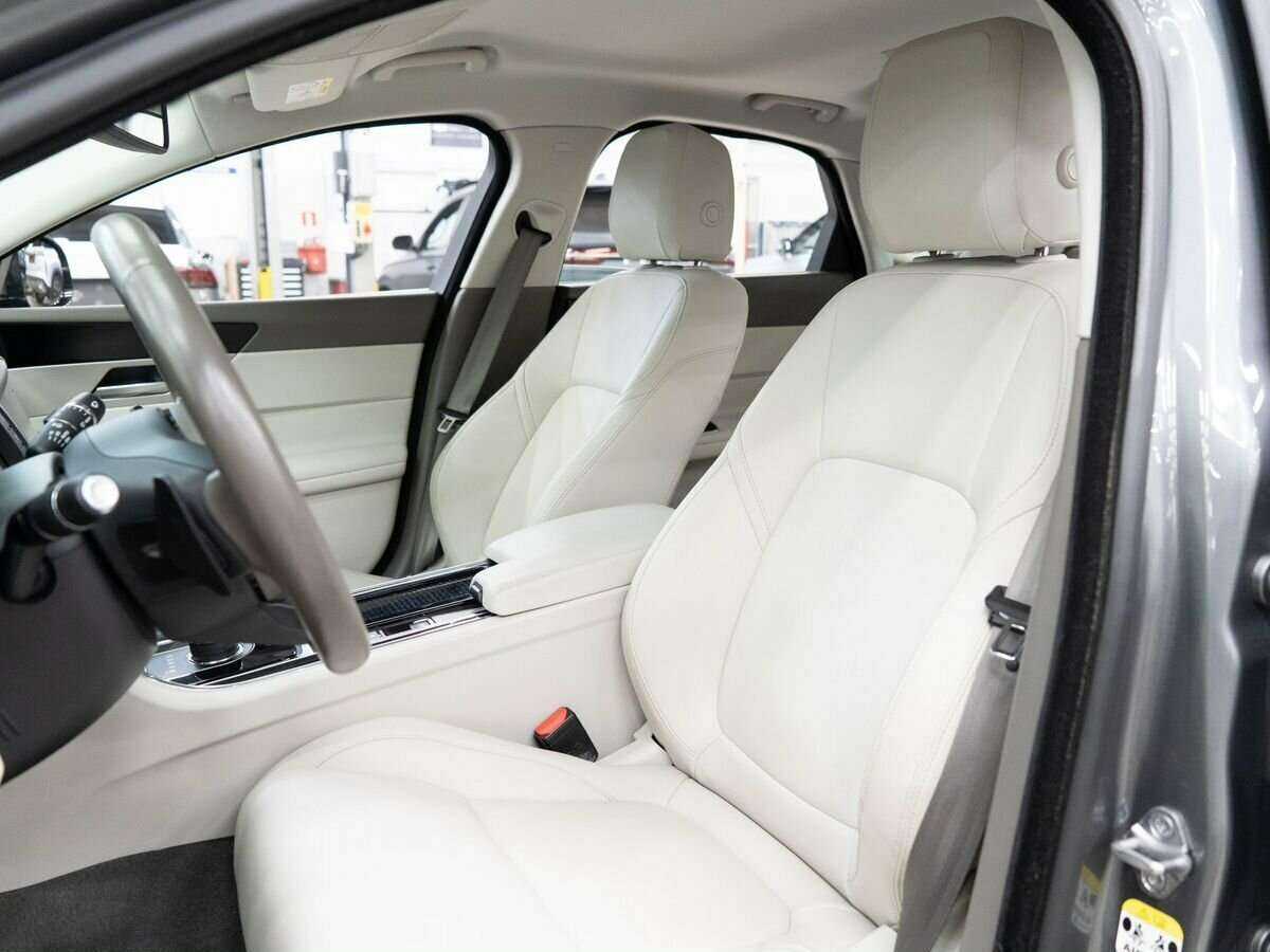 Jaguar XF б/у, 2017, Автоматическая. Фото: #5