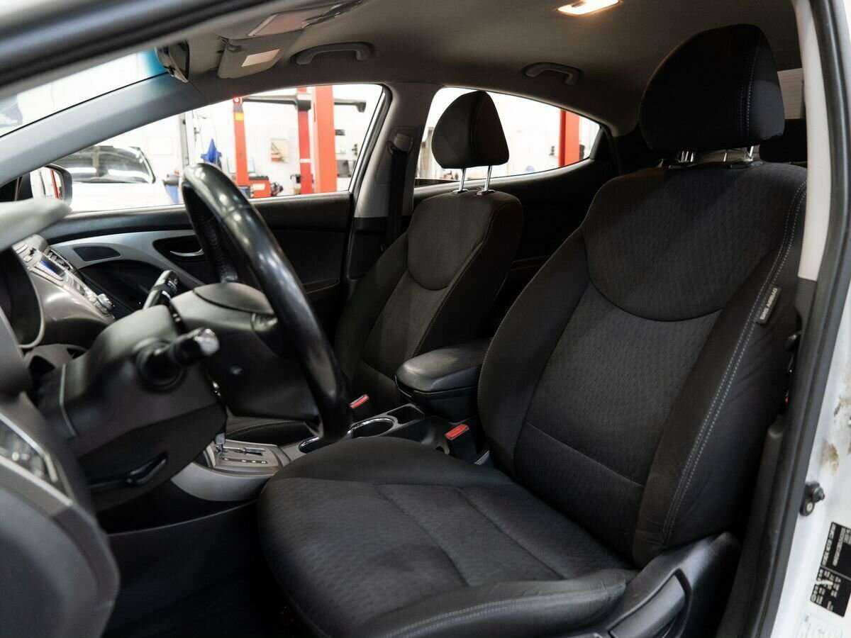 Hyundai Elantra б/у, 2012, Автоматическая. Фото: #5
