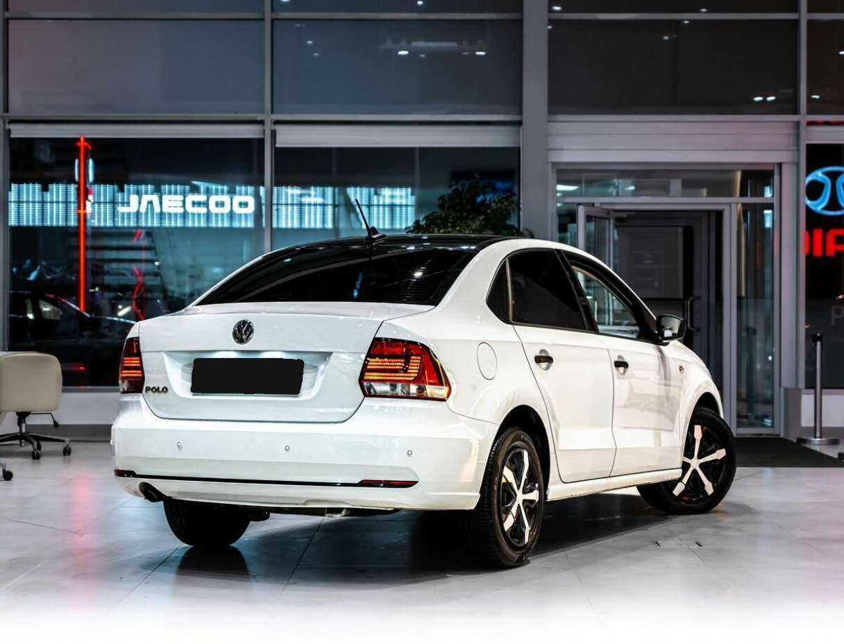 Volkswagen Polo б/у, 2017, Автоматическая. Фото: #2