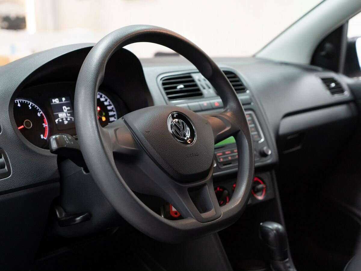 Volkswagen Polo б/у, 2017, Автоматическая. Фото: #4