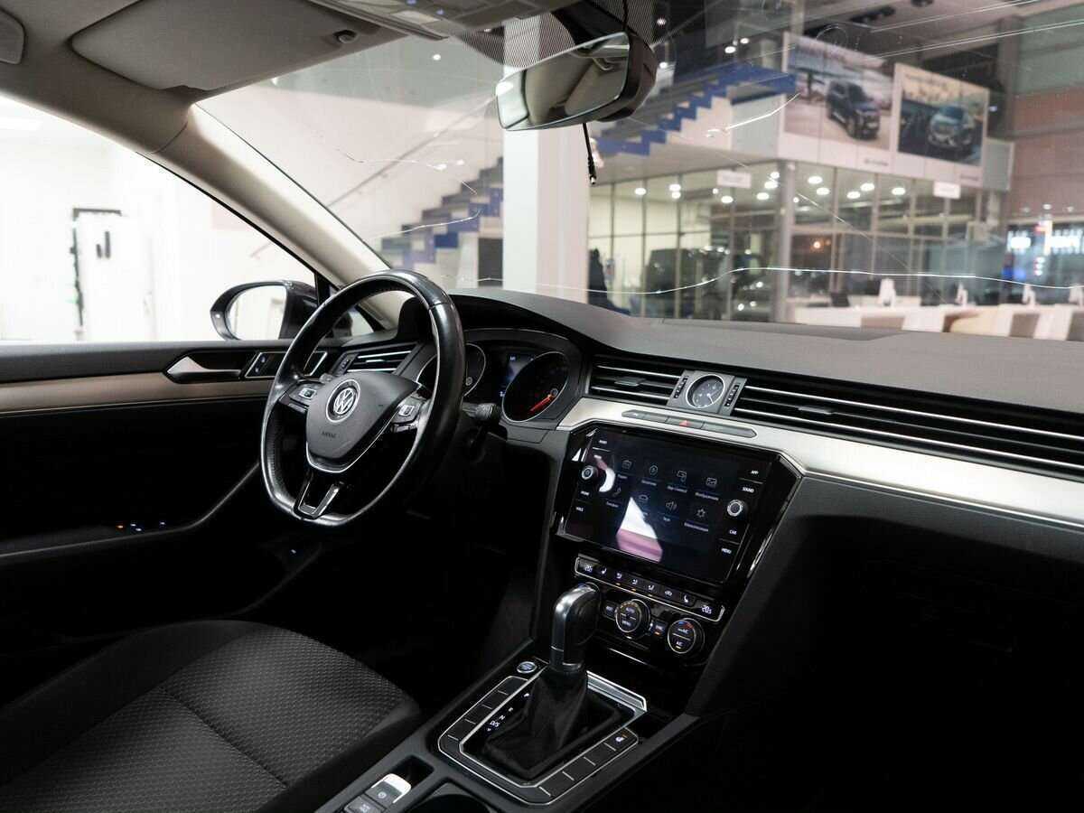 Volkswagen Passat б/у, 2017, Роботизированная. Фото: #18