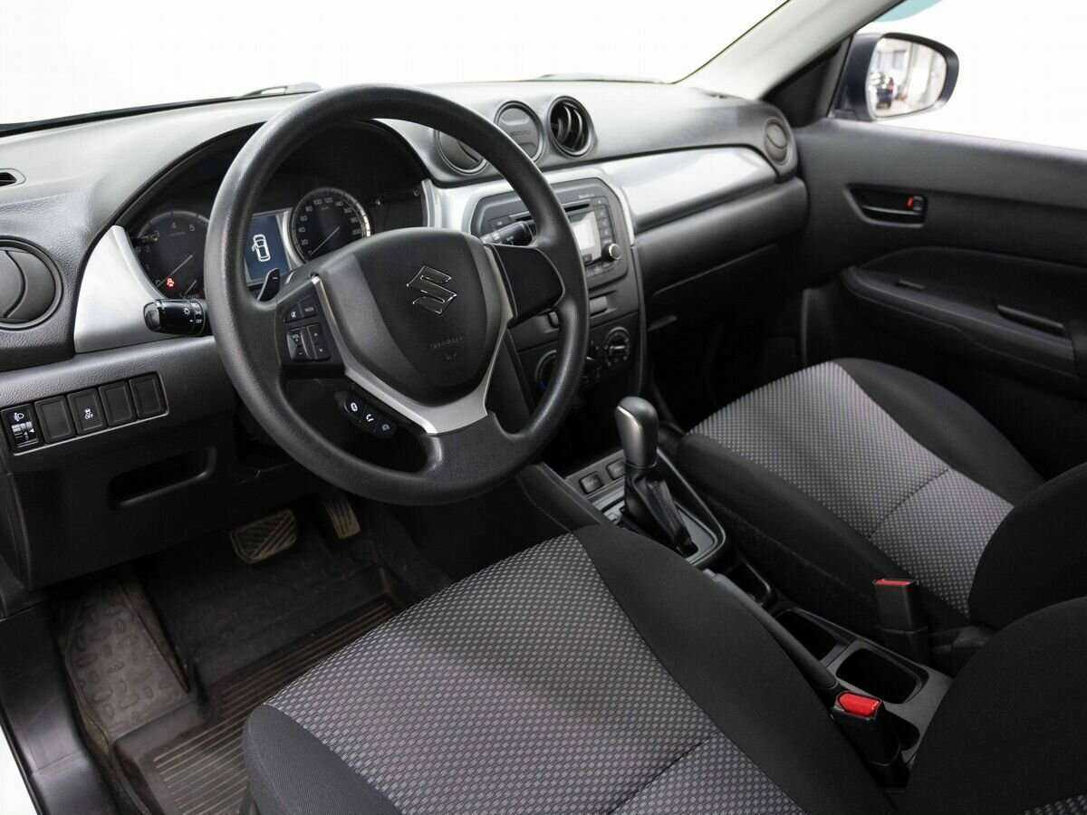 Suzuki Vitara б/у, 2015, Автоматическая. Фото: #4