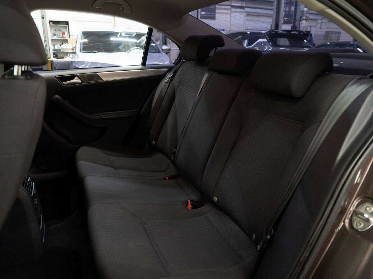 Volkswagen Jetta б/у, 2016, Механическая. Фото: #6