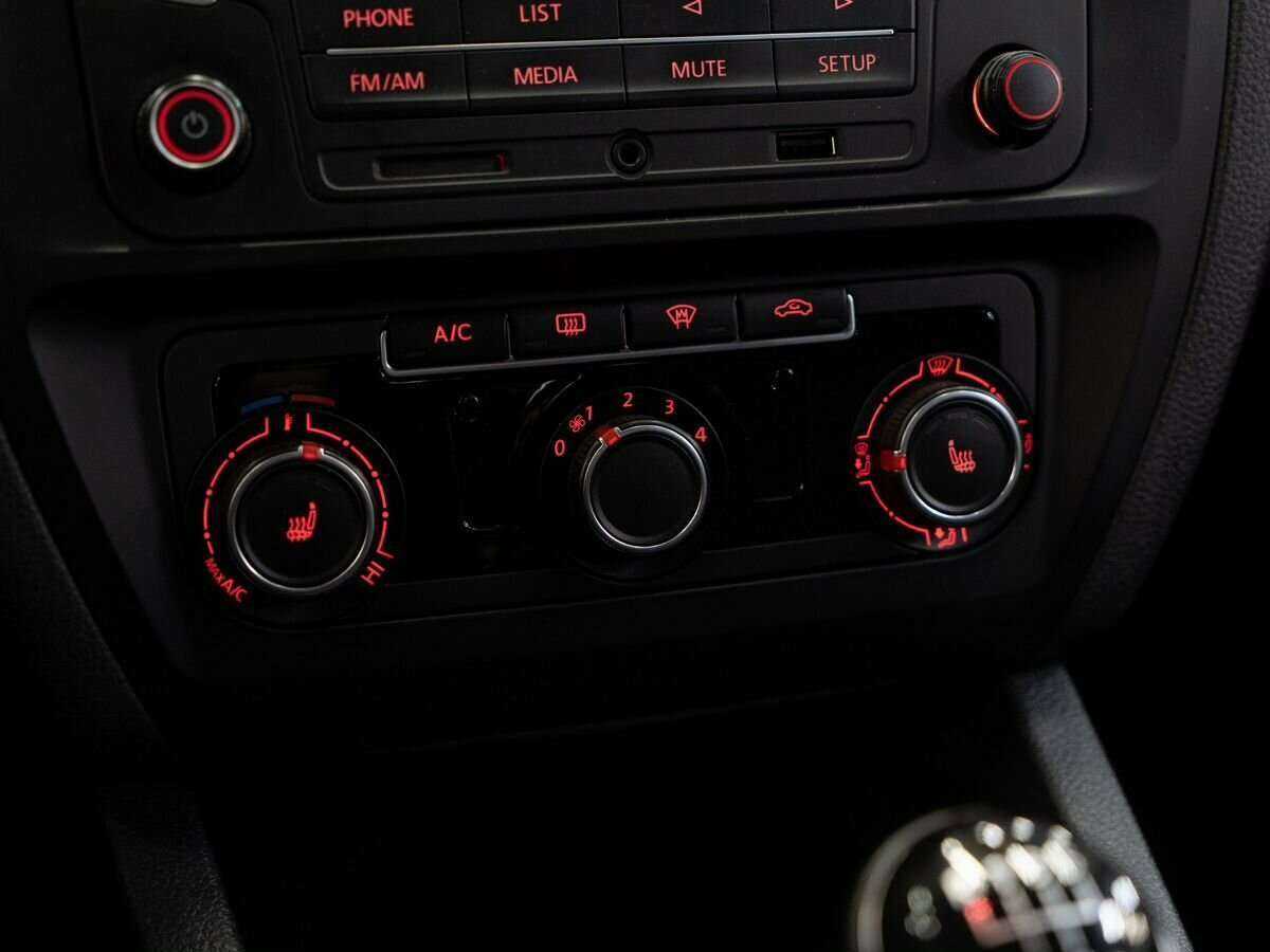 Volkswagen Jetta б/у, 2016, Механическая. Фото: #13