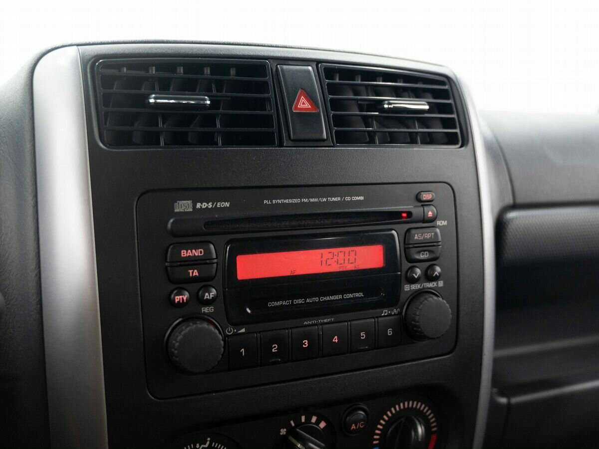 Suzuki Jimny б/у, 2012, Автоматическая. Фото: #15