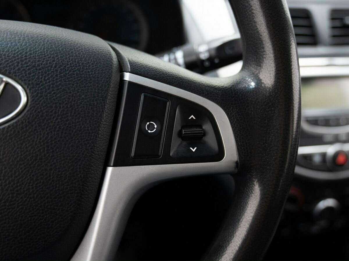 Hyundai Solaris б/у, 2012, Автоматическая. Фото: #16