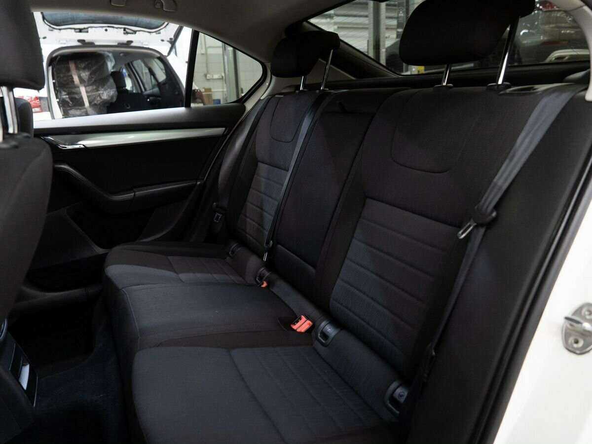 Skoda Octavia б/у, 2014, Механическая. Фото: #4