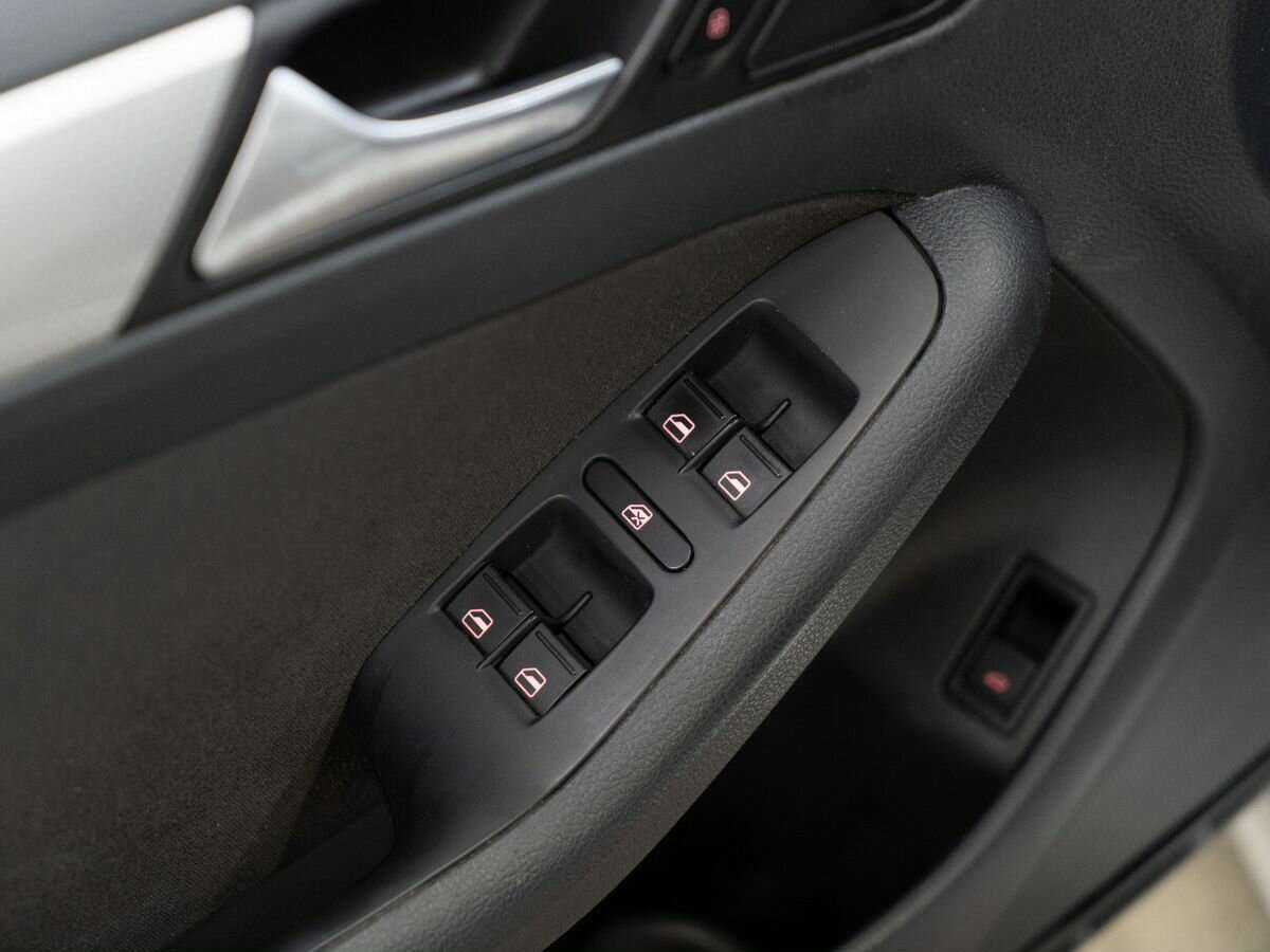 Volkswagen Jetta б/у, 2013, Автоматическая. Фото: #14