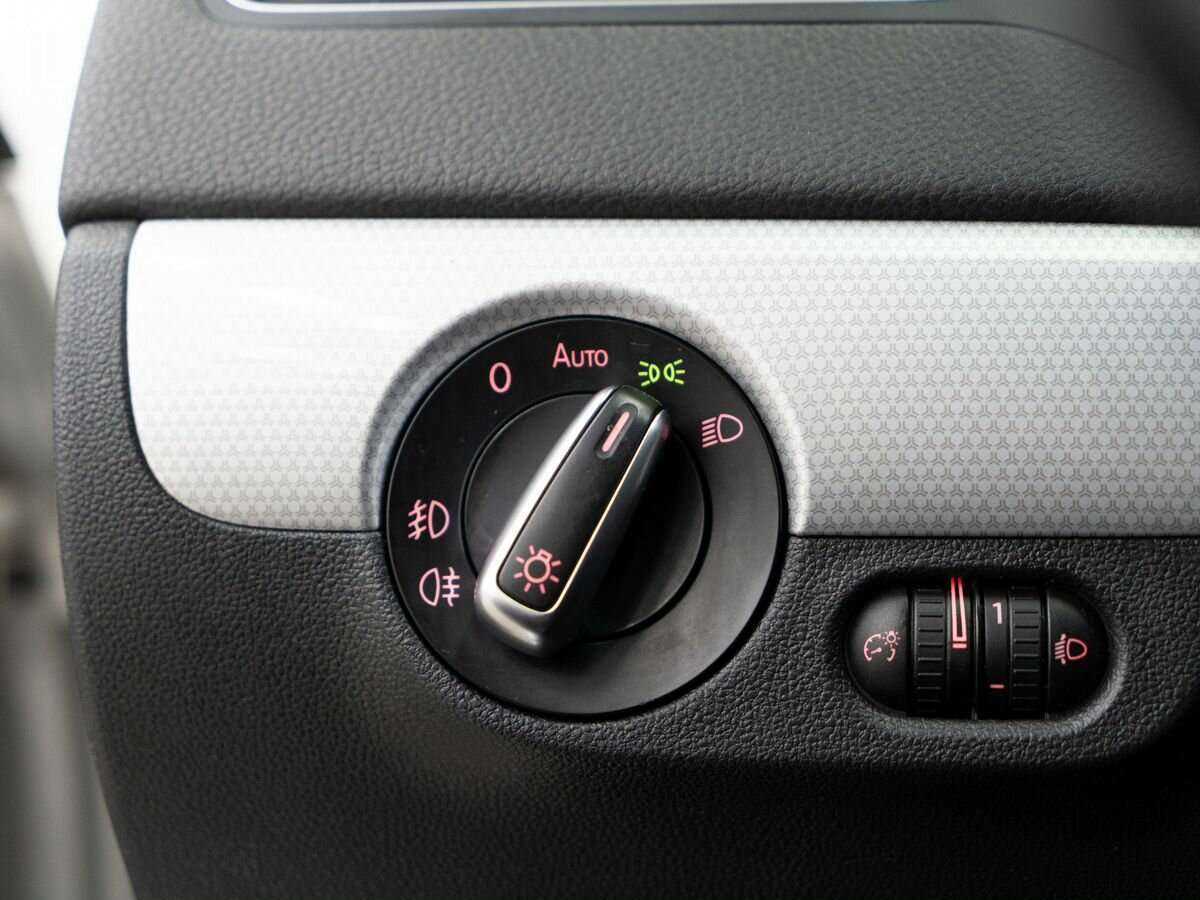 Volkswagen Jetta б/у, 2013, Автоматическая. Фото: #16