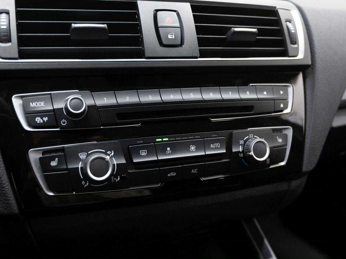 BMW 1 серии б/у, 2017, Автоматическая. Фото: #16