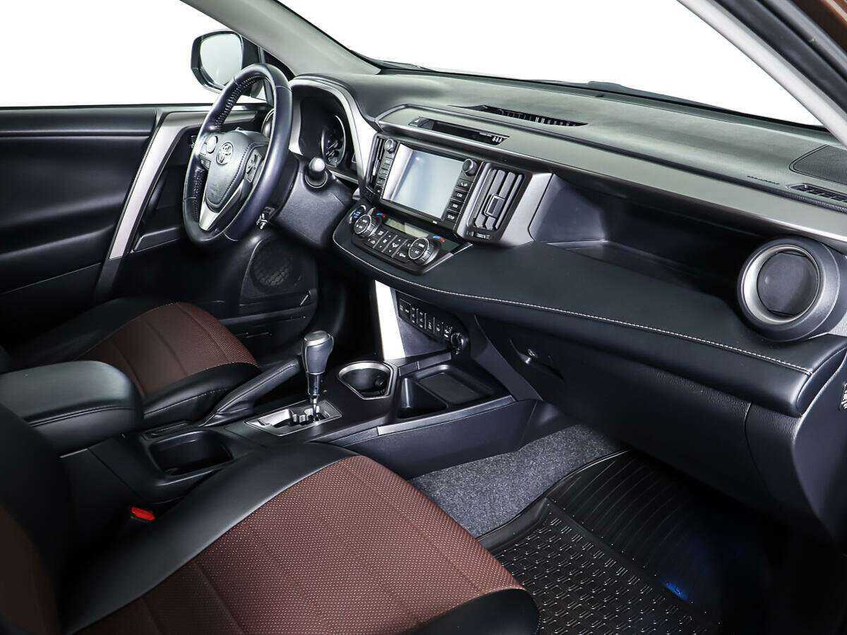 Toyota RAV4 б/у, 2018, Автоматическая. Фото: #7