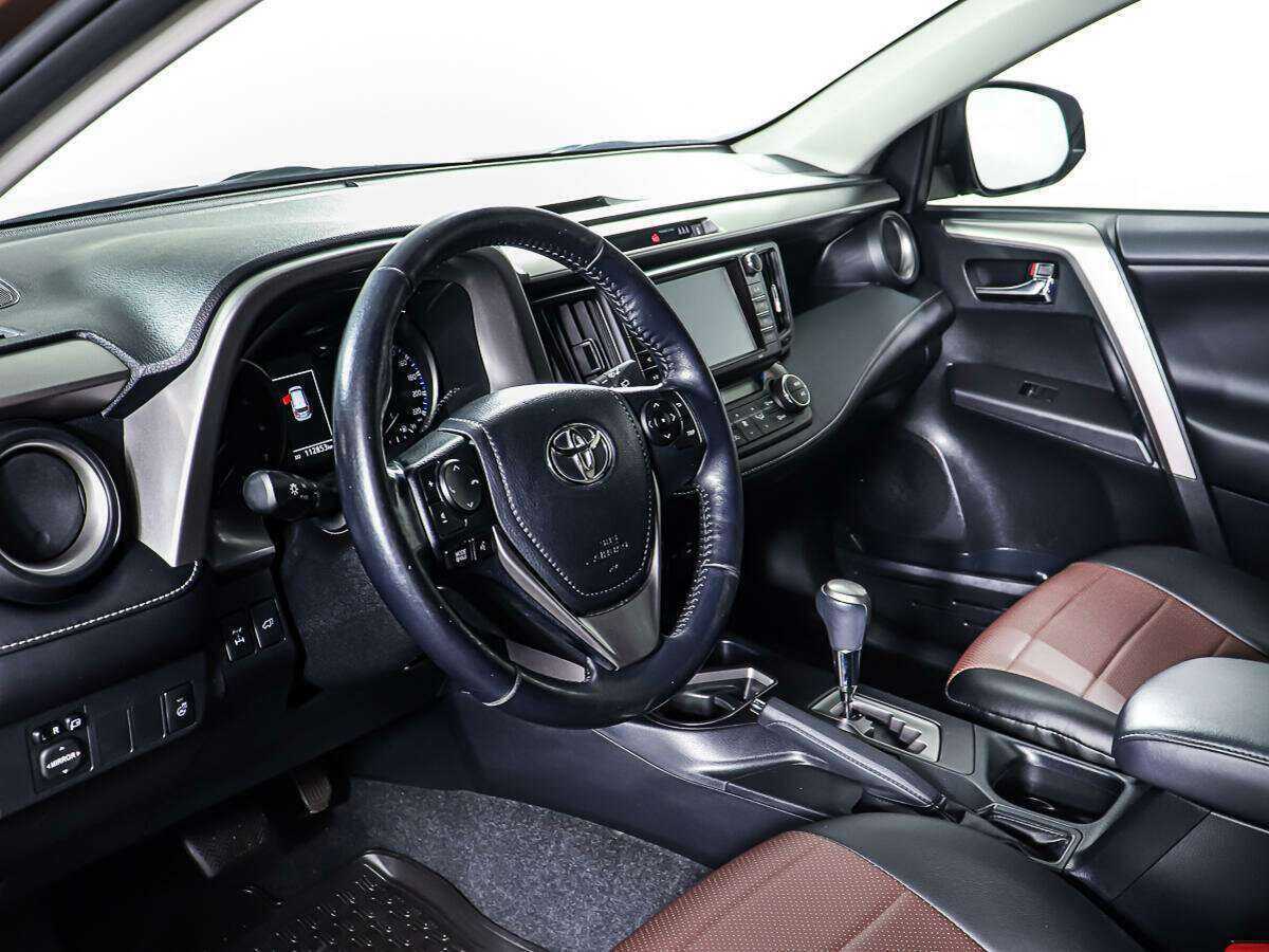 Toyota RAV4 б/у, 2018, Автоматическая. Фото: #11