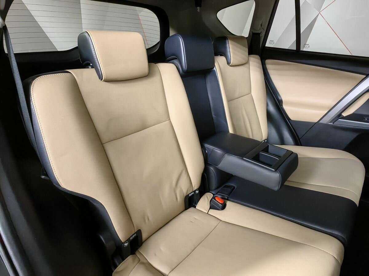 Toyota RAV4 б/у, 2017, Автоматическая. Фото: #11