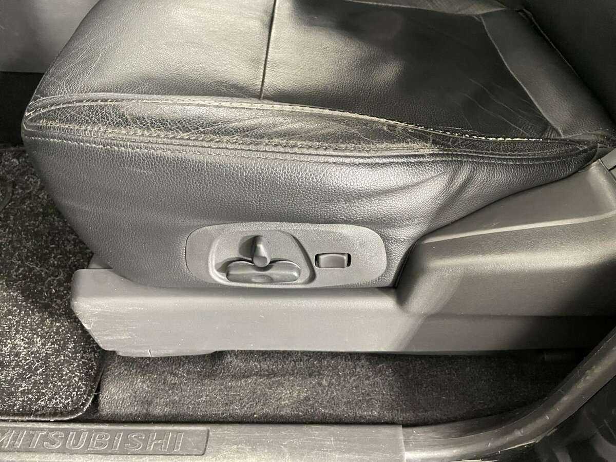 Митсубиши Паджеро б/у, 2012, Автоматическая. Фото: #9