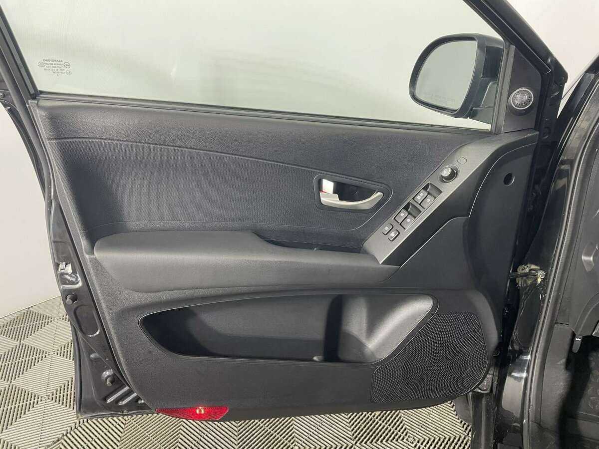 Сан-Ён Актион б/у, 2012, Механическая. Фото: #7