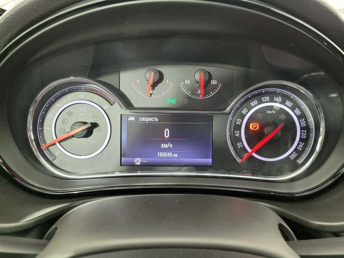 Opel Insignia б/у, 2013, Механическая. Фото: #10