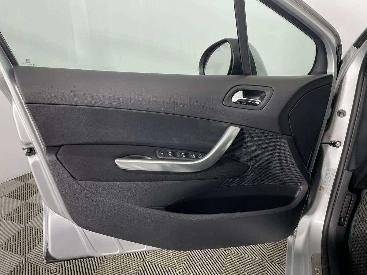 Peugeot 408 б/у, 2016, Механическая. Фото: #7