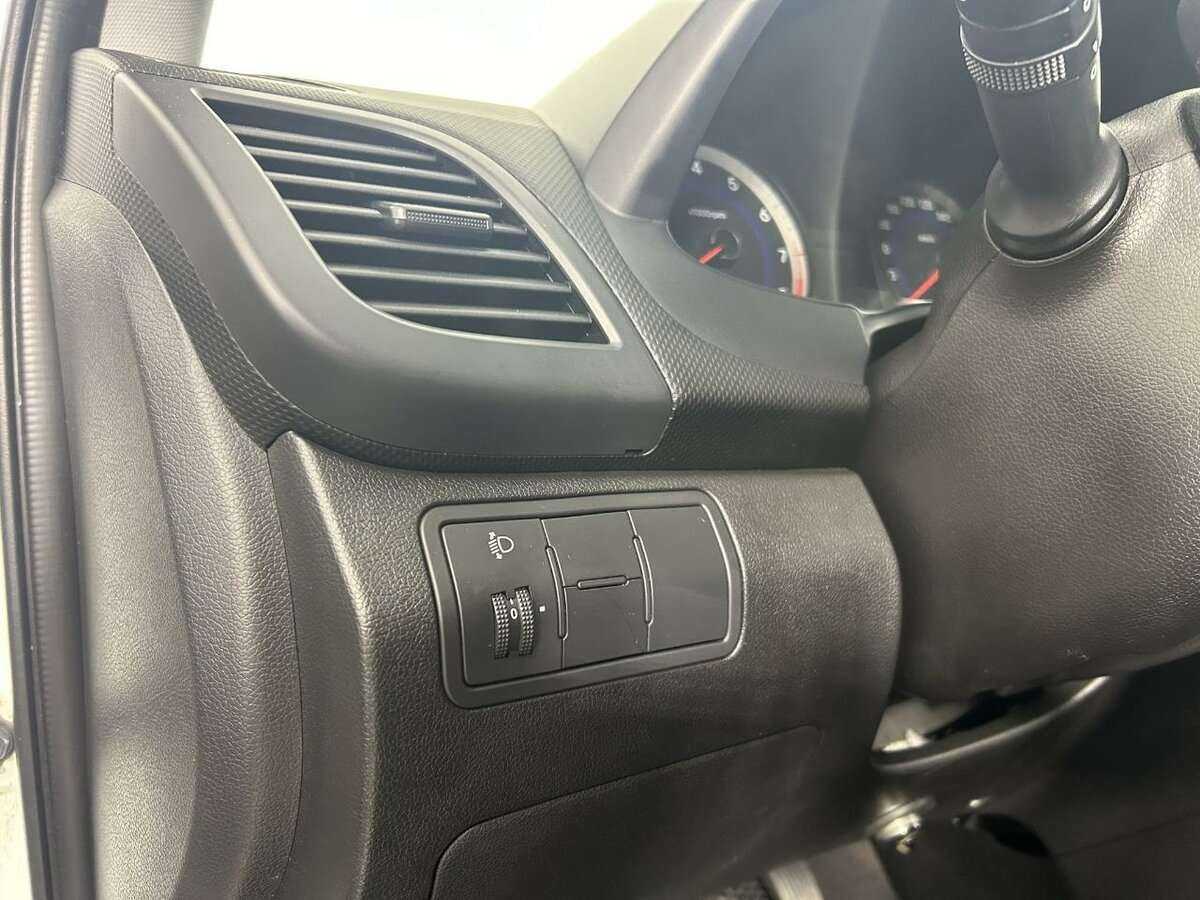 Hyundai Solaris б/у, 2015, Автоматическая. Фото: #8