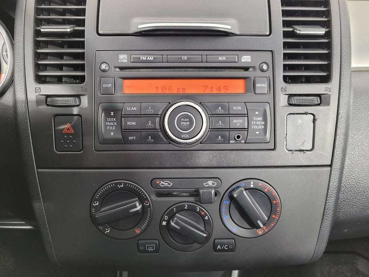 Nissan Tiida б/у, 2013, Механическая. Фото: #11