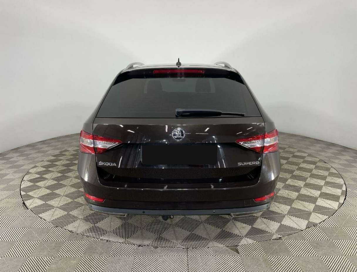Skoda Superb б/у, 2016, Механическая. Фото: #1