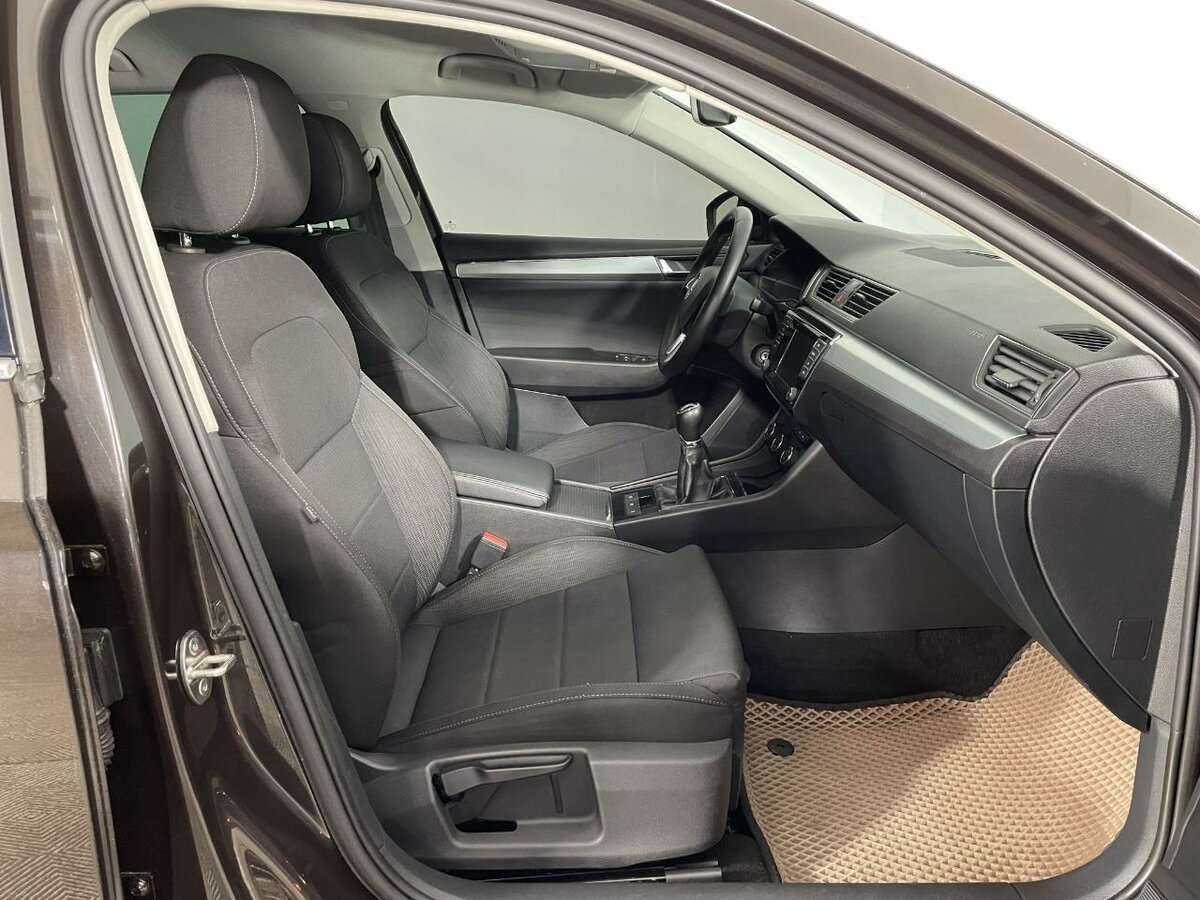 Skoda Superb б/у, 2016, Механическая. Фото: #12