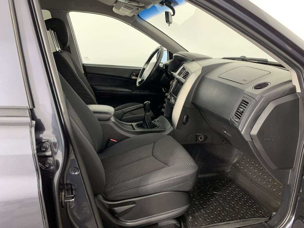 SsangYong Kyron б/у, 2012, Механическая. Фото: #12