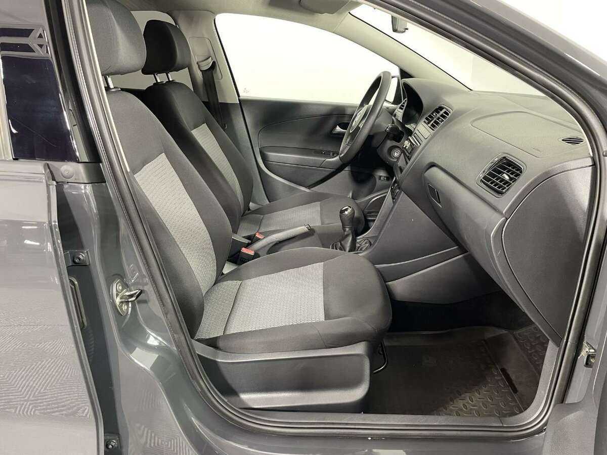 Volkswagen Polo б/у, 2013, Механическая. Фото: #13