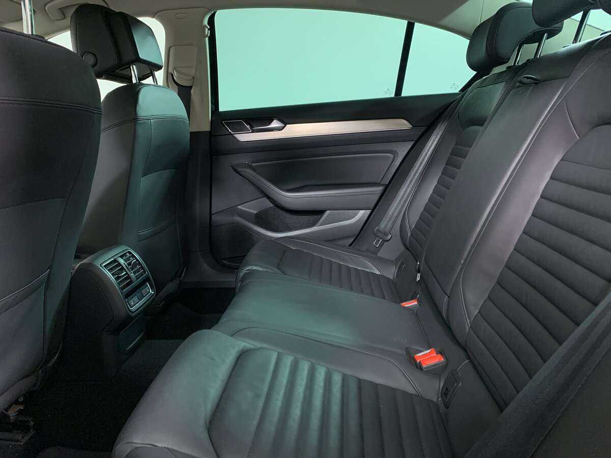 Volkswagen Passat б/у, 2019, Роботизированная. Фото: #15