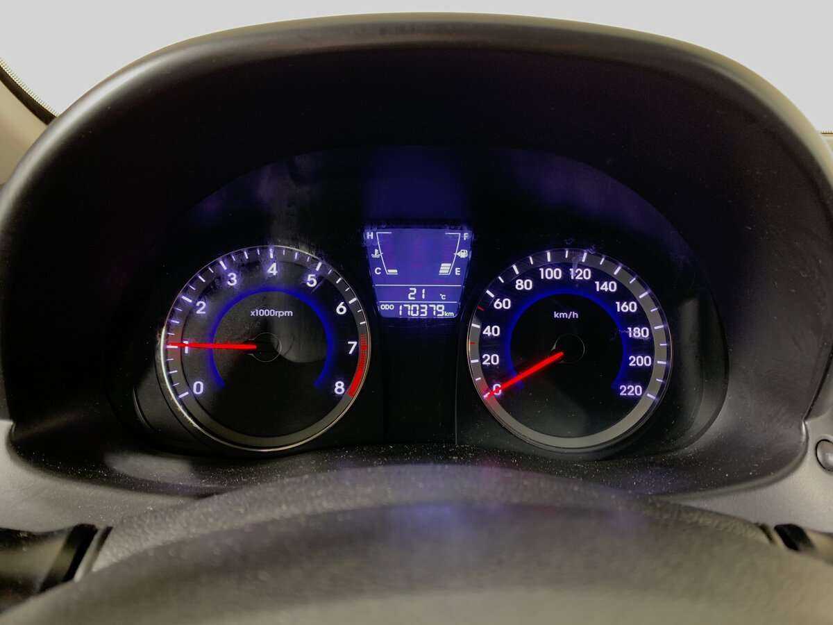 Hyundai Solaris б/у, 2012, Механическая. Фото: #11