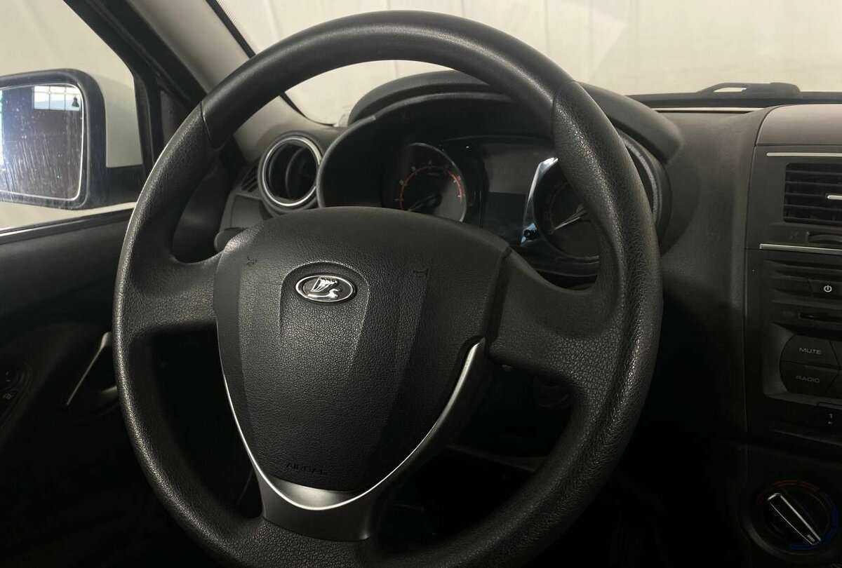 Lada (ВАЗ) Granta б/у, 2019, Роботизированная. Фото: #8