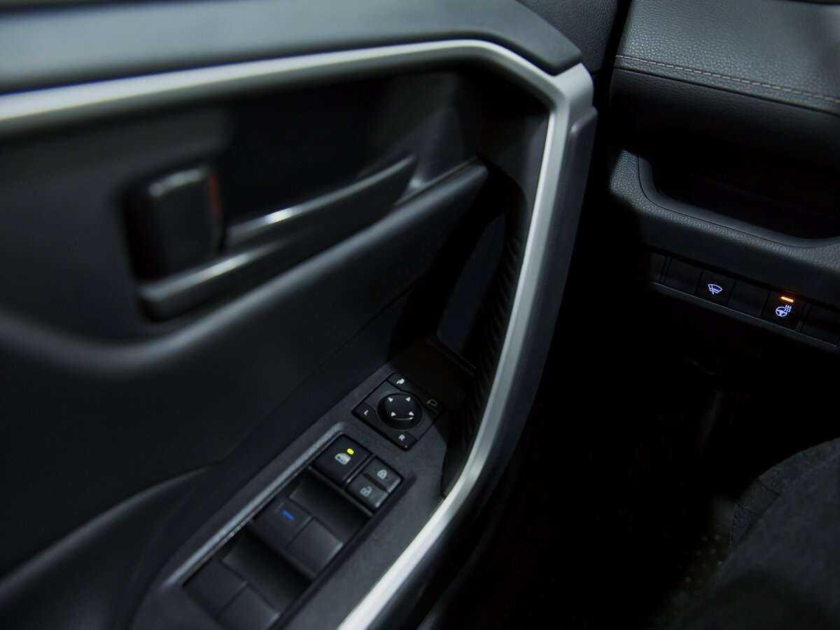 Toyota RAV4 б/у, 2020, Механическая. Фото: #9