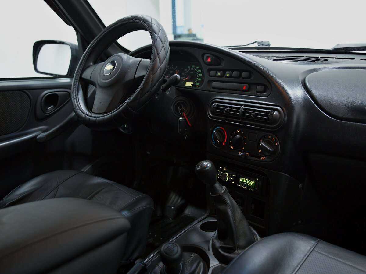 Chevrolet Niva б/у, 2017, Механическая. Фото: #7