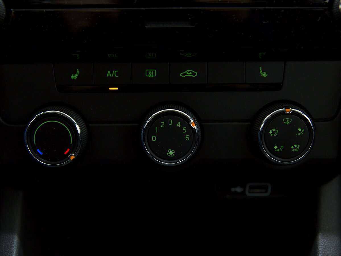 Skoda Octavia б/у, 2019, Механическая. Фото: #7