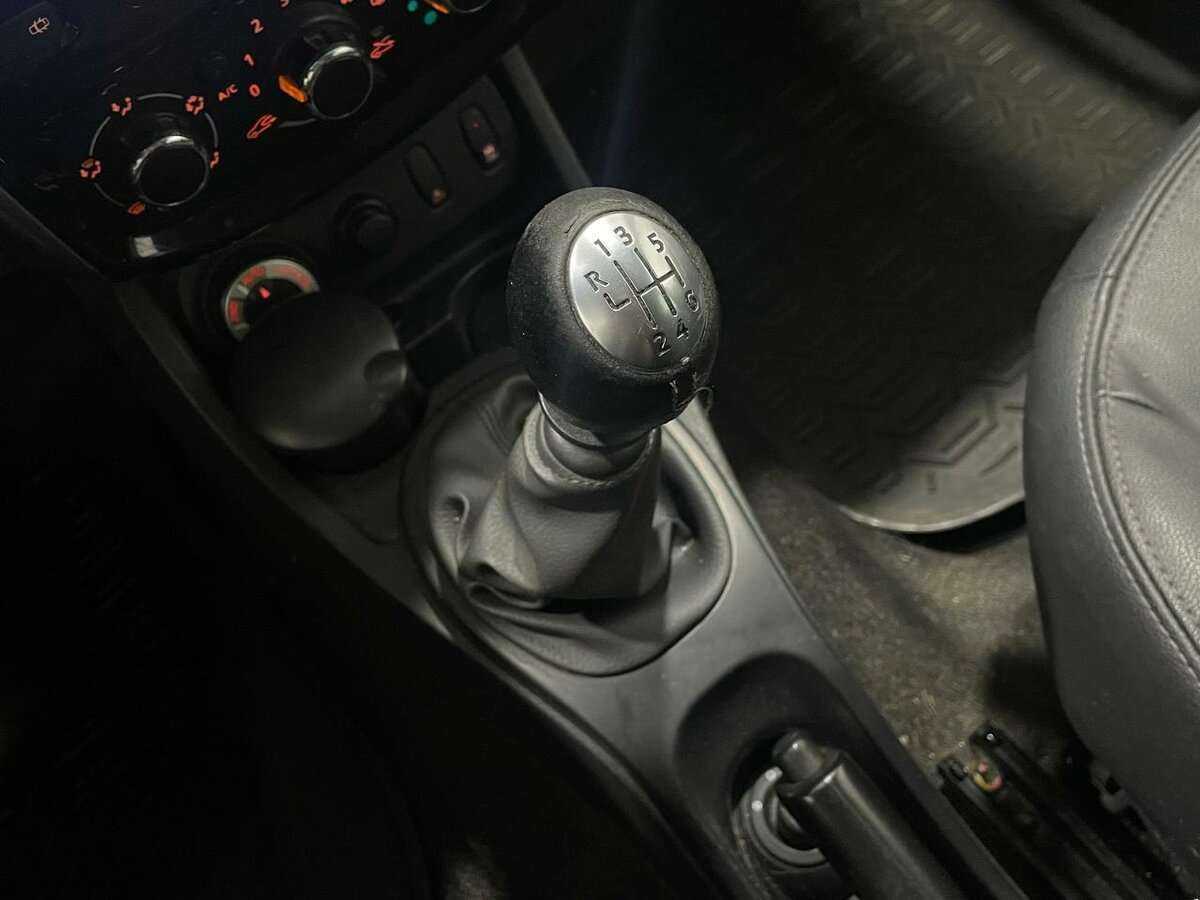 Nissan Terrano б/у, 2015, Механическая. Фото: #9