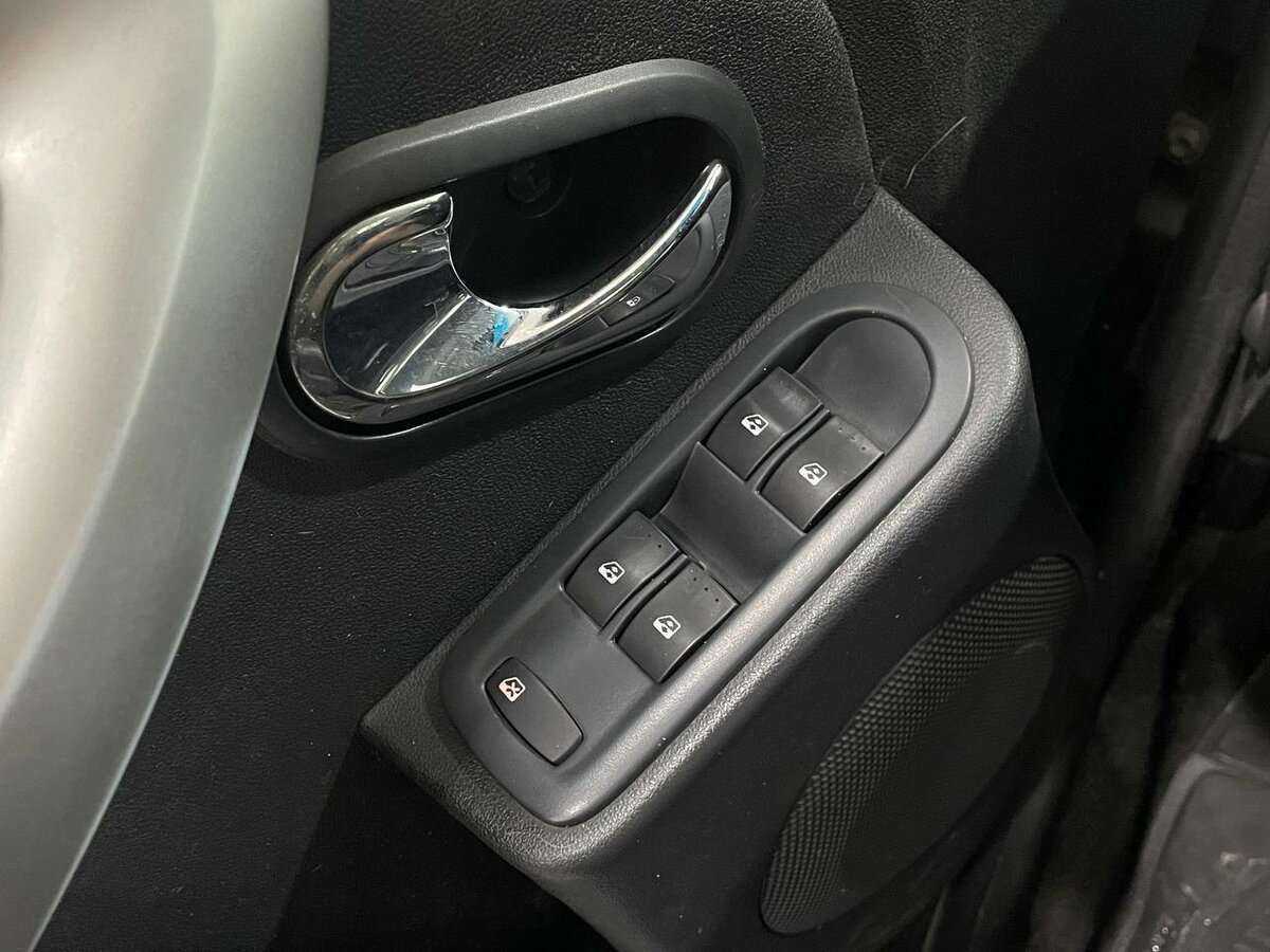 Nissan Terrano б/у, 2015, Механическая. Фото: #10