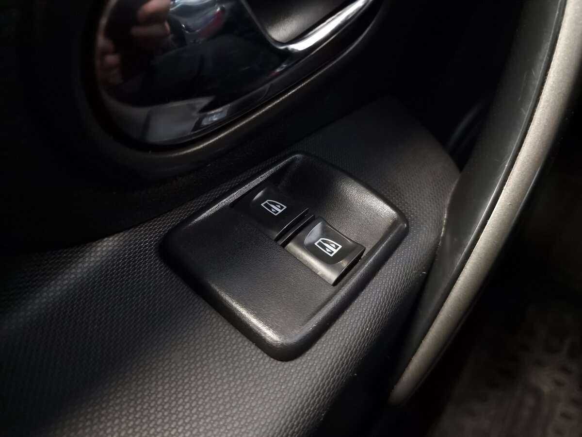 Renault Sandero б/у, 2019, Механическая. Фото: #11