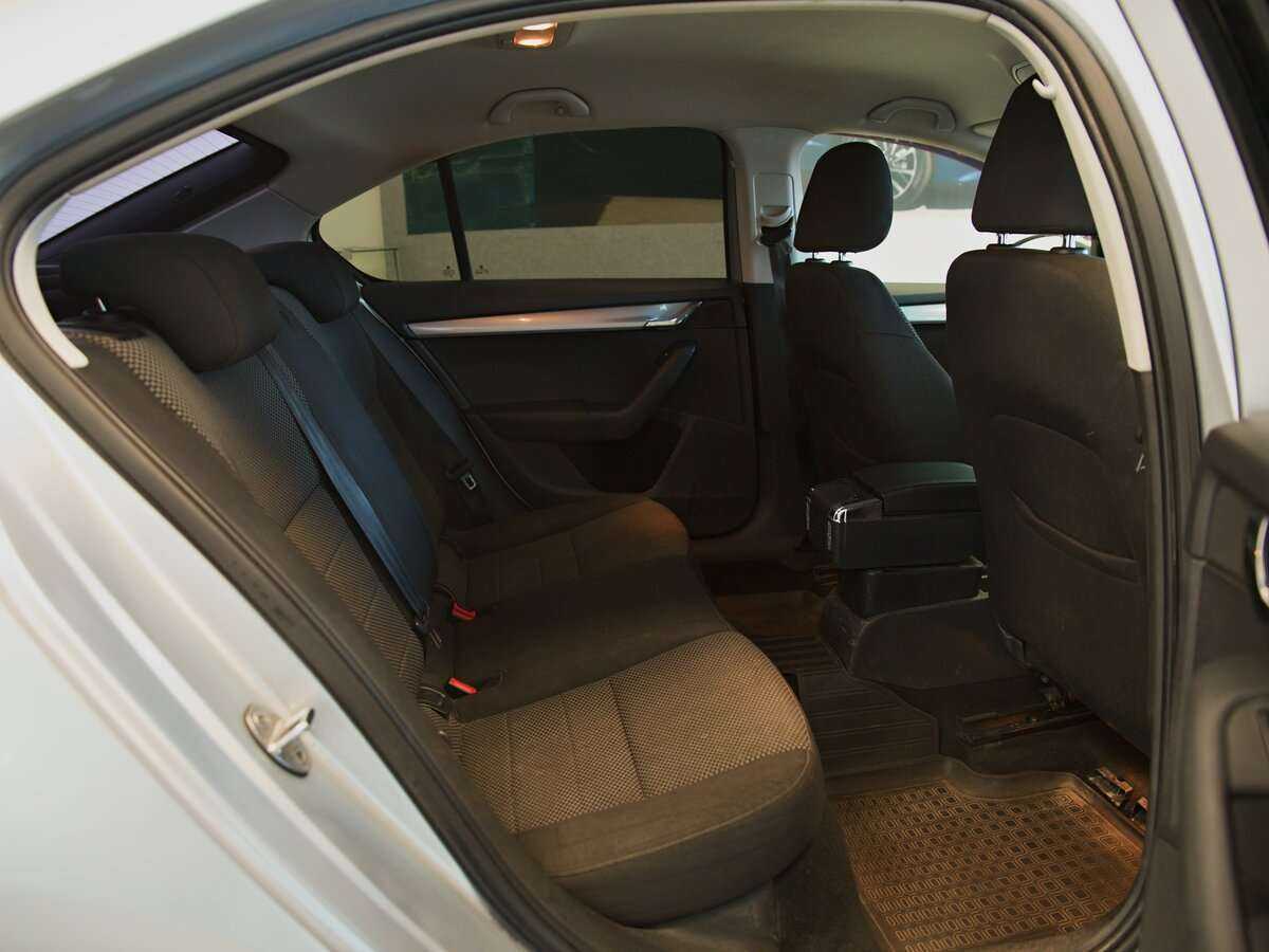 Skoda Octavia б/у, 2014, Механическая. Фото: #4